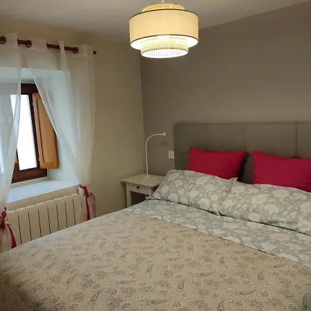 דירה La Antigua Muralla Burgo